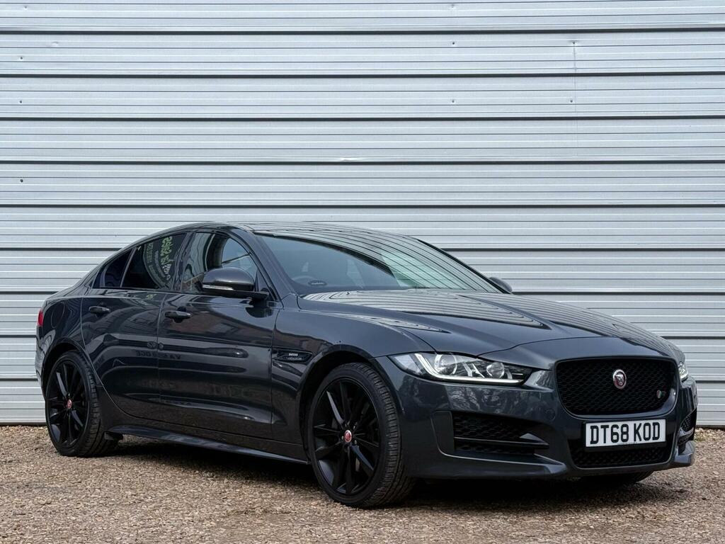 Jaguar XE Saloon 2.0D R-sport Awd Euro 6 Ss 201 Grey
