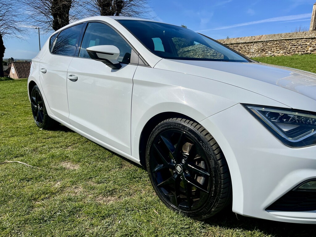 Seat Leon Hatchback 2.0 Tdi Fr Technology 201818 YA18FCP White #6