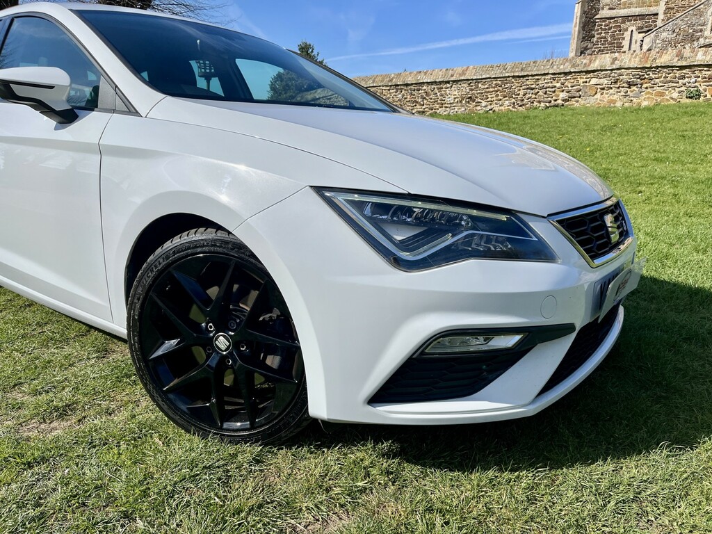Seat Leon Hatchback 2.0 Tdi Fr Technology 201818 YA18FCP White #4