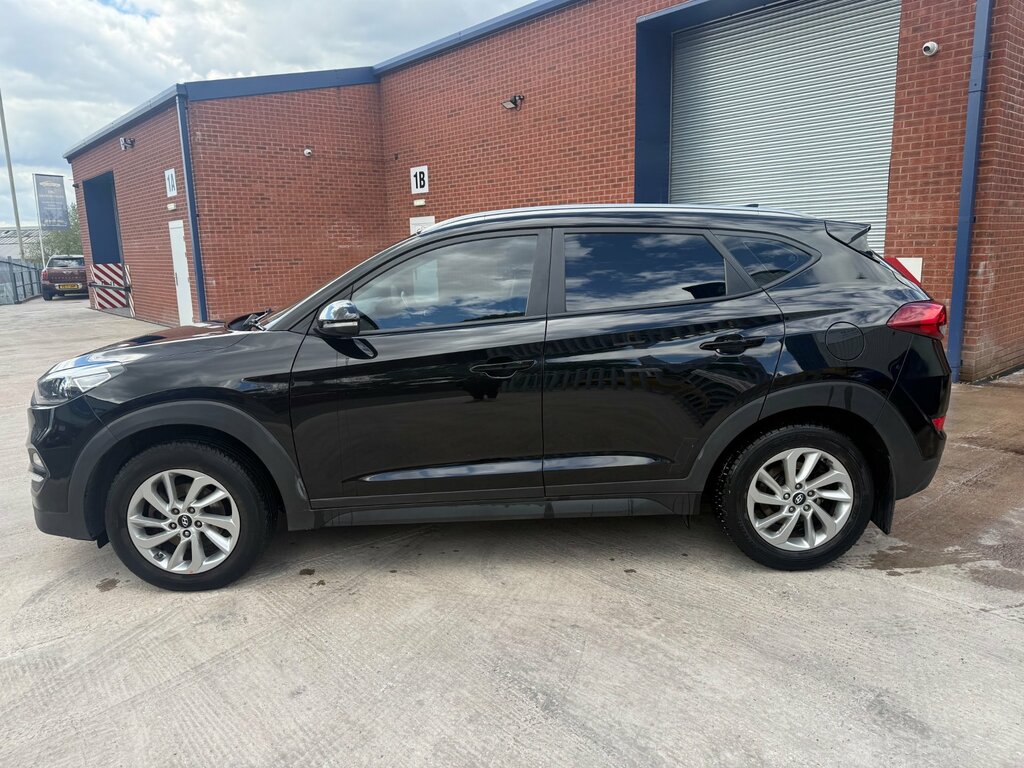 Hyundai Tucson 2.0 Crdi Blue Drive Se Nav Suv E Black #5