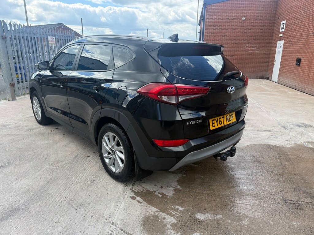 Hyundai Tucson 2.0 Crdi Blue Drive Se Nav Suv E Black #4
