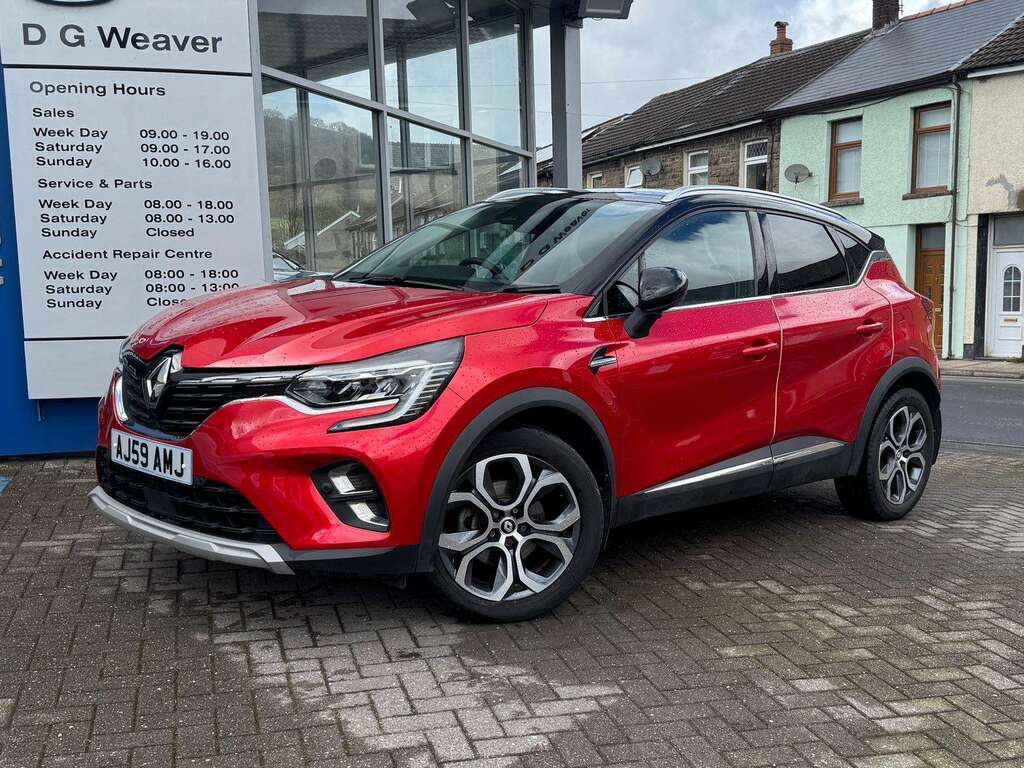 Renault Captur Techno E-tech Hev Red