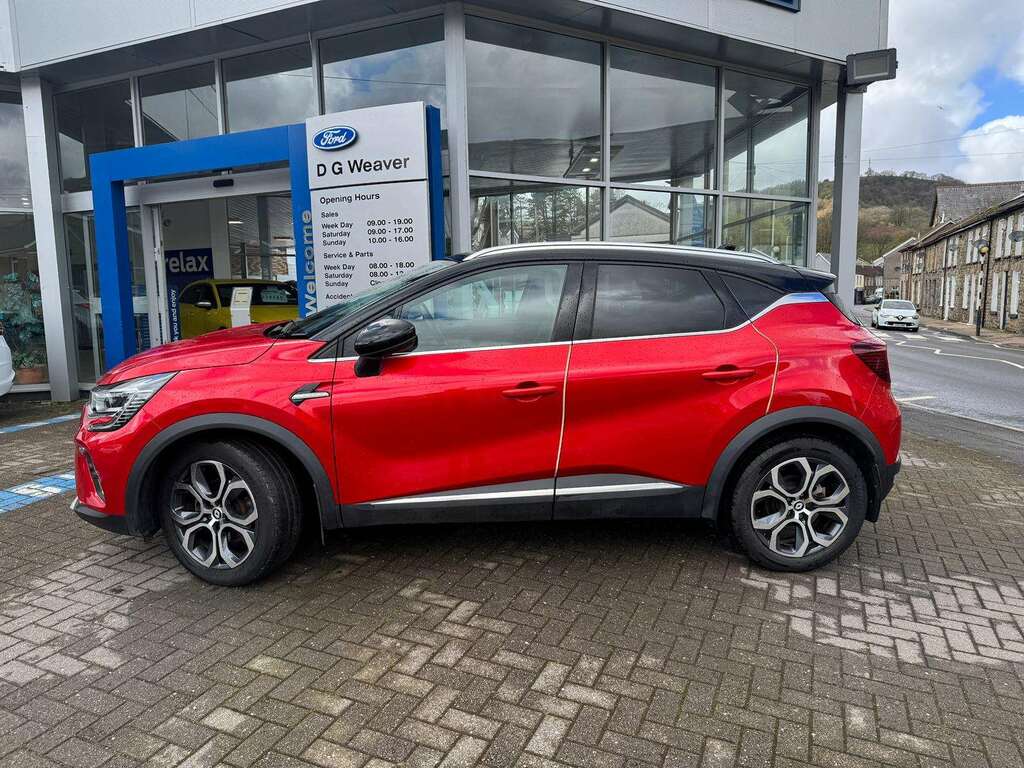 Renault Captur Techno E-tech Hev AJ59AMJ Red #4