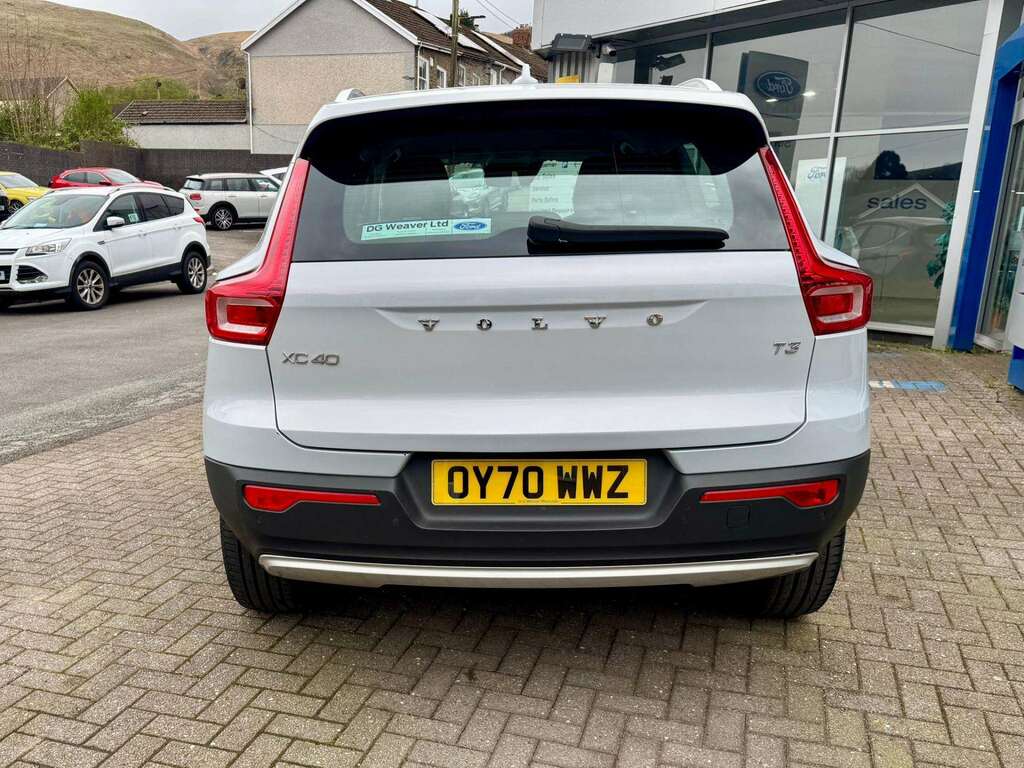Volvo XC40 Inscription T3 OY70WWZ Silver #3