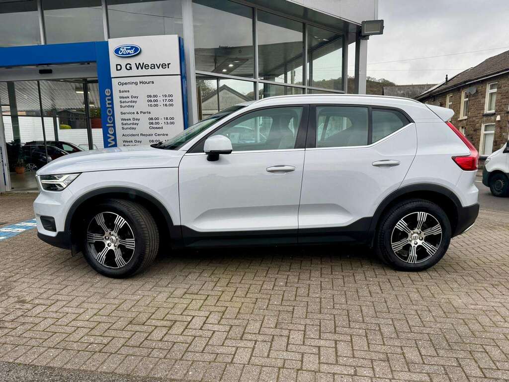 Volvo XC40 Inscription T3 OY70WWZ Silver #2