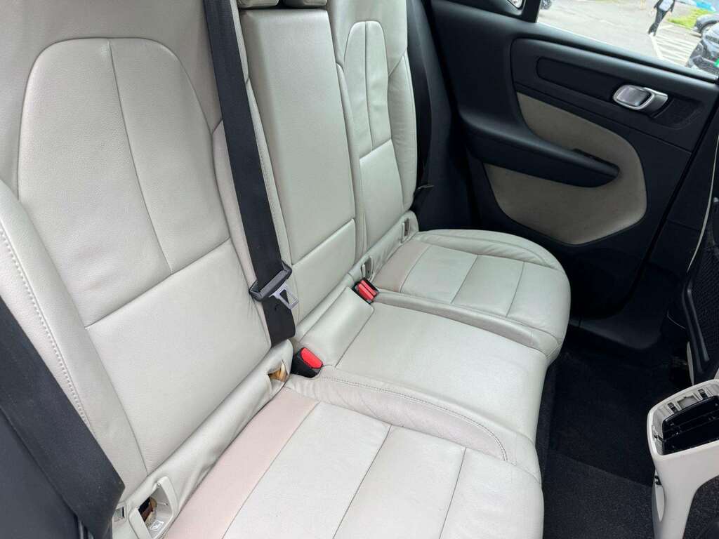 Volvo XC40 Inscription T3 OY70WWZ Silver #6