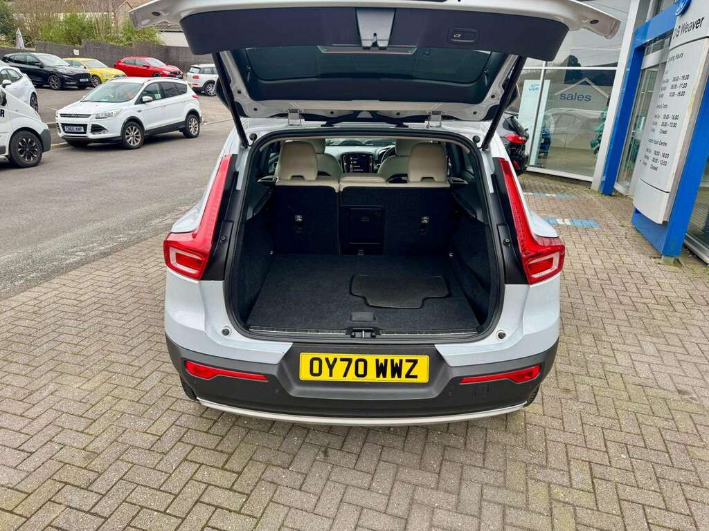 Volvo XC40 Inscription T3 OY70WWZ Silver #5