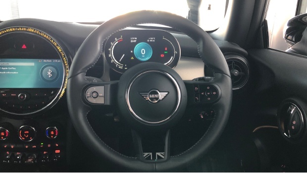 Mini Hatch Cooper Exclusive Euro 6 WN22GSO Grey #5