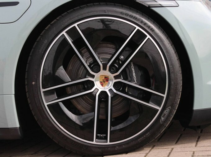 Porsche Taycan Performance 89Kwh Rwd 11Kw Charger Green #6