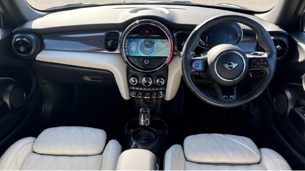 Mini Hatch Cooper Exclusive Steptronic Euro 6 WV71VXR Black #4