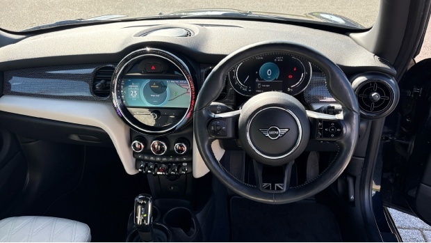 Mini Hatch Cooper Exclusive Steptronic Euro 6 WV71VXR Black #5