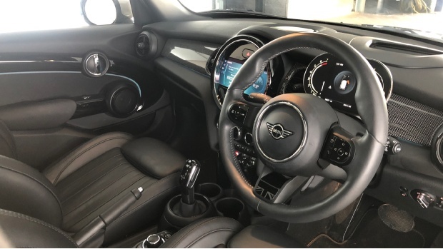 Mini Hatch Cooper Exclusive Steptronic Euro 6 FL22HGA Black #6