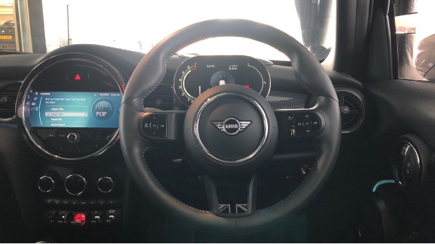 Mini Hatch Cooper Exclusive Steptronic Euro 6 FL22HGA Black #5
