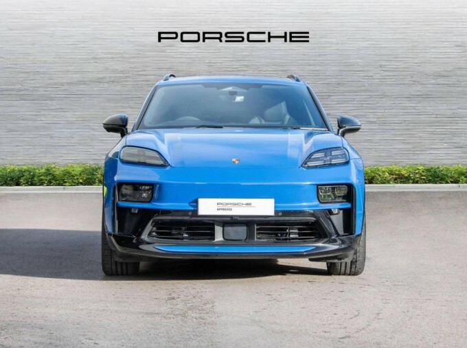 Porsche Macan 100Kwh Gts VO75HGN Blue #6