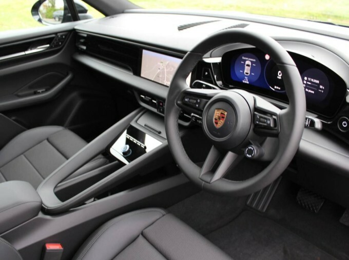 Porsche Macan 100Kwh 4 WR75EHB Black #4