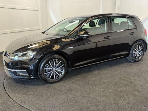 Volkswagen Golf 1.5 Golf Se OV68XVS Black #2