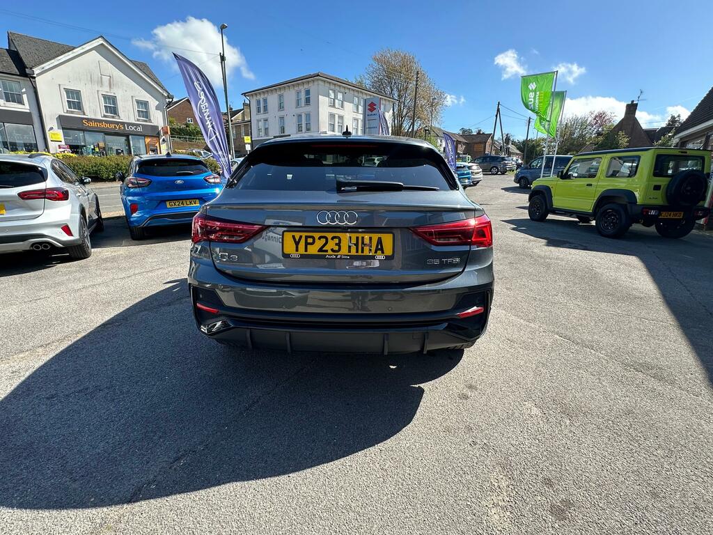 Audi Q3 1.5 Tfsi Cod 35 Black Edition Sportback YP23HHA Grey #3