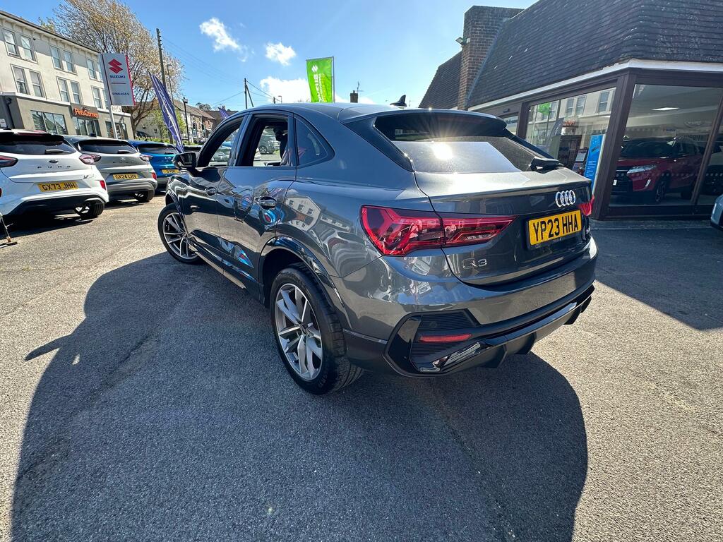 Audi Q3 1.5 Tfsi Cod 35 Black Edition Sportback YP23HHA Grey #4