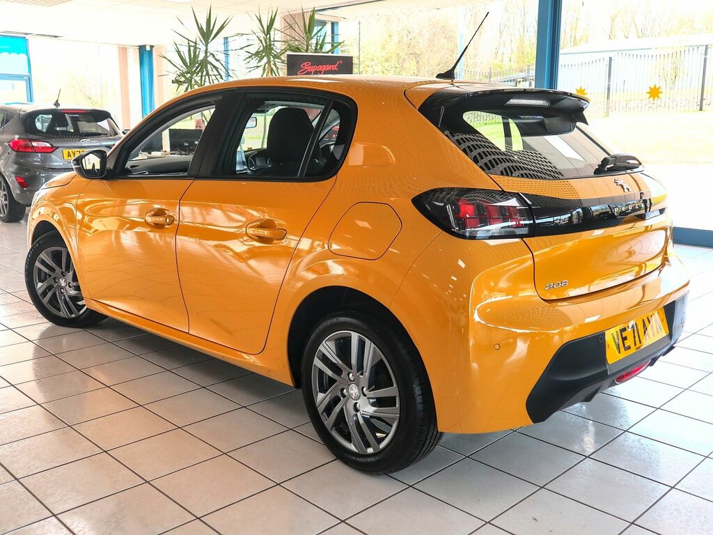 Peugeot 208 1.2 Active Premium Puretech VE71AYN Yellow #2