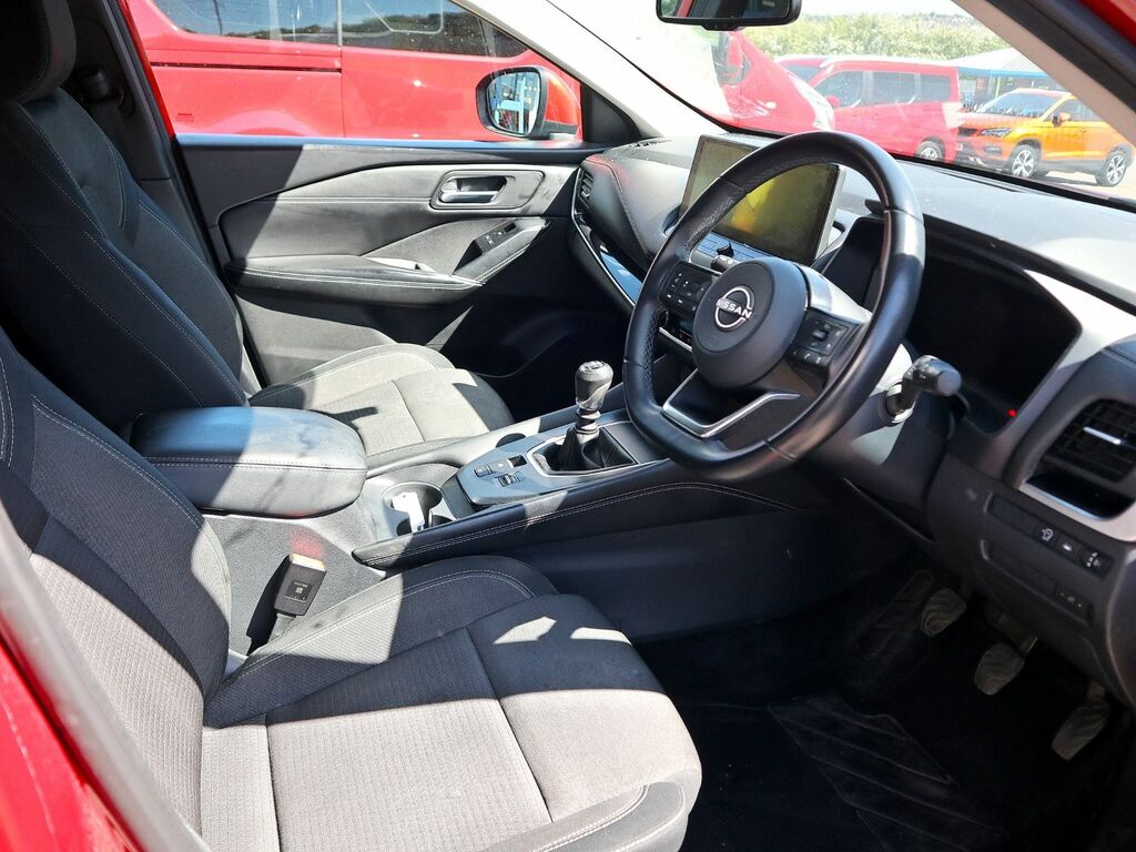 Nissan Qashqai 1.3 N-connecta Dig-t Mhev FY72YLU Red #3
