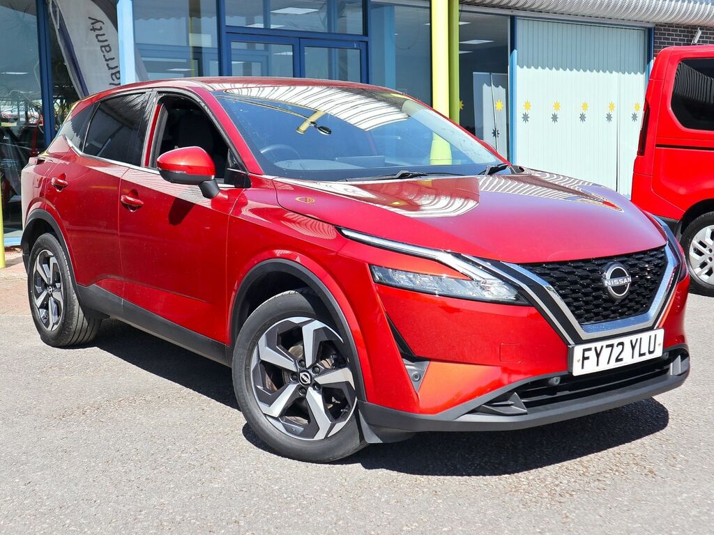 Nissan Qashqai 1.3 N-connecta Dig-t Mhev Red