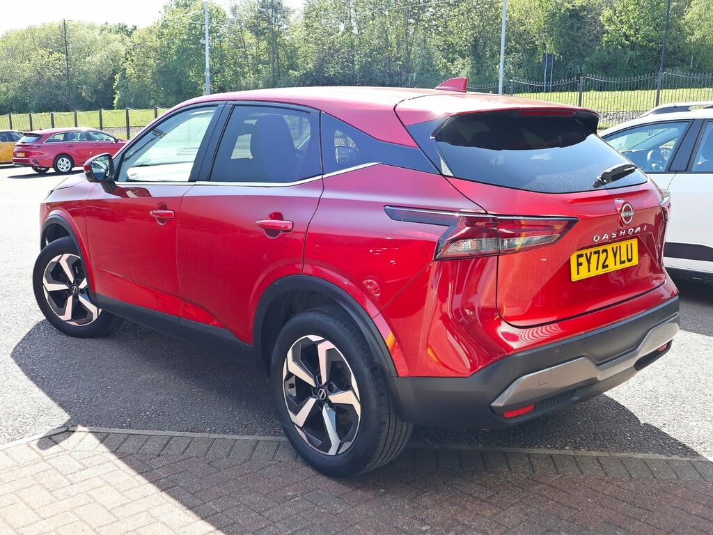 Nissan Qashqai 1.3 N-connecta Dig-t Mhev FY72YLU Red #2