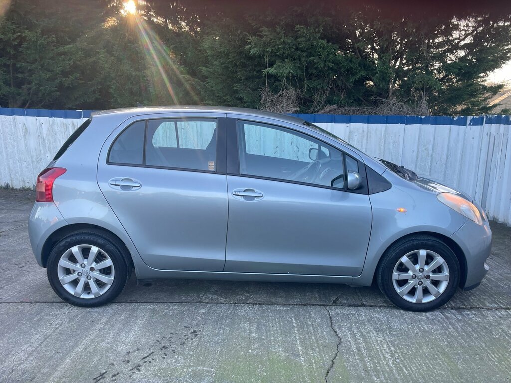 Toyota Yaris For Sale 1.3 Tr Hatchback Mul Silver #2
