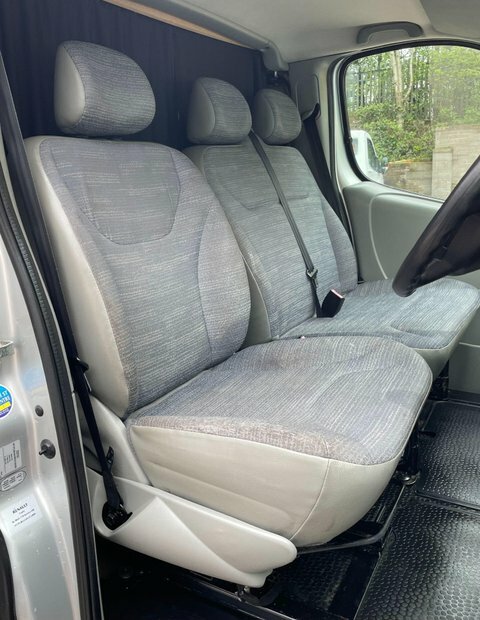 Renault Trafic Minibus 2.0 Silver #21