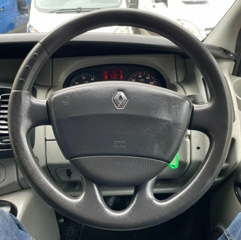 Renault Trafic Minibus 2.0 Silver #23
