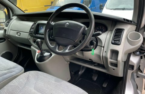 Renault Trafic Minibus 2.0 Silver #22