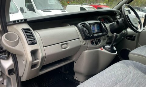 Renault Trafic Minibus 2.0 Silver #31