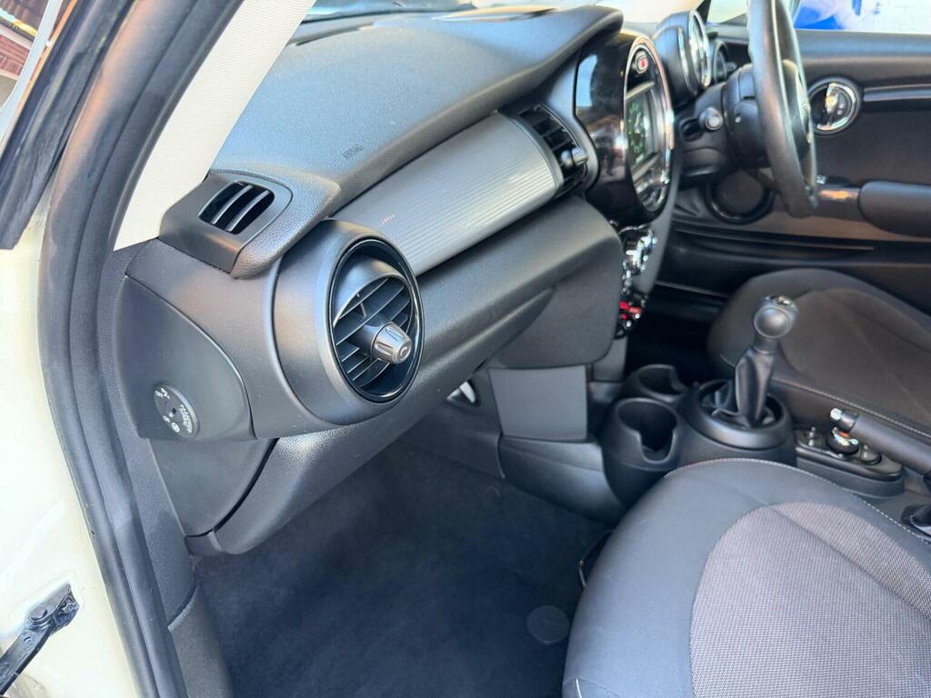 Mini Hatch Hatchback 1.5 Cooper Classic Euro 6 Ss 202 WA20MXK White #6