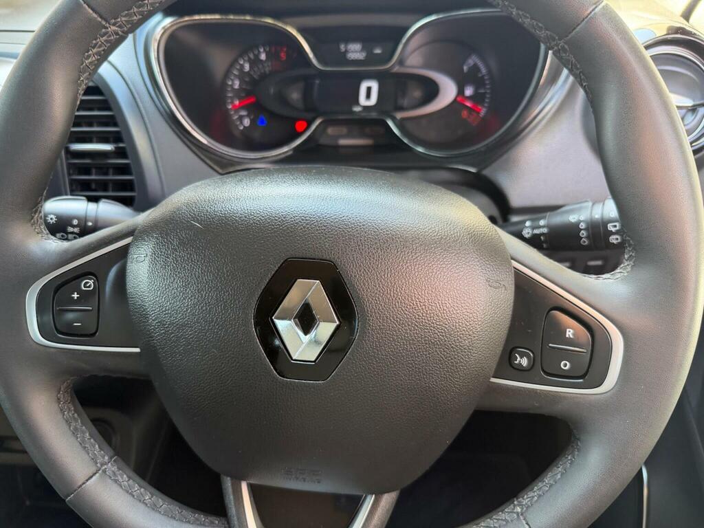 Renault Captur Suv 1.5 Dci Energy Iconic Euro 6 Ss 20191 MJ19AUN White #3