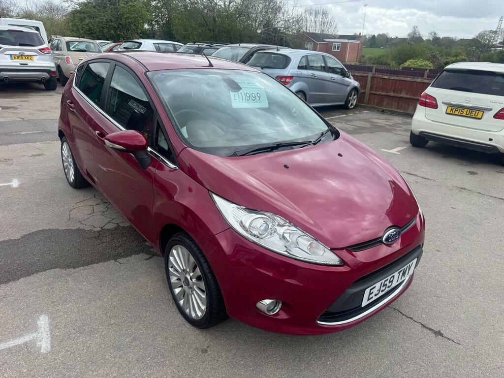 Ford Fiesta 1.4 Titanium Red
