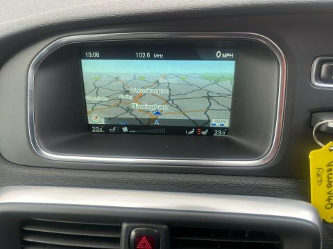 Volvo V40 2.0 D2 R-design DA66ZYH Red #5