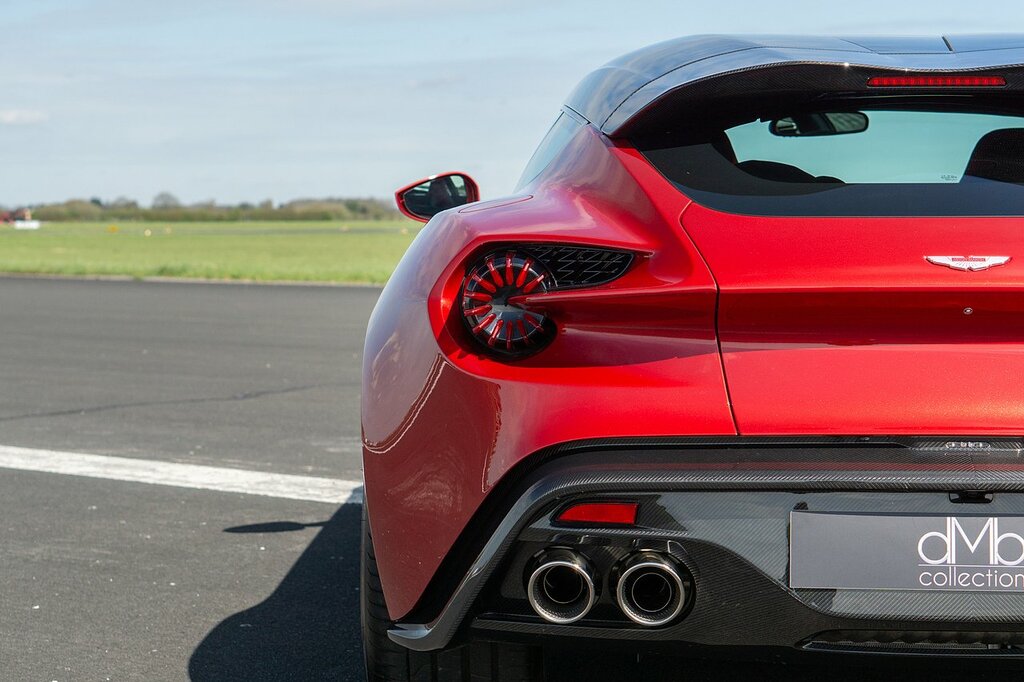 Aston Martin Vanquish S V12 22 Black #27
