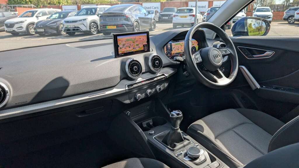 Audi Q2 30 Tfsi Sport YD23HPR Blue #2