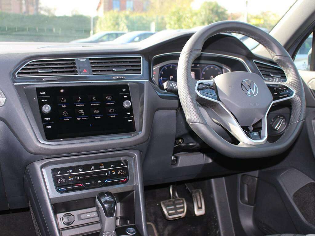Volkswagen Tiguan 1.5 Tsi 150 R-line Edition Dsg YL73UXB Grey #2