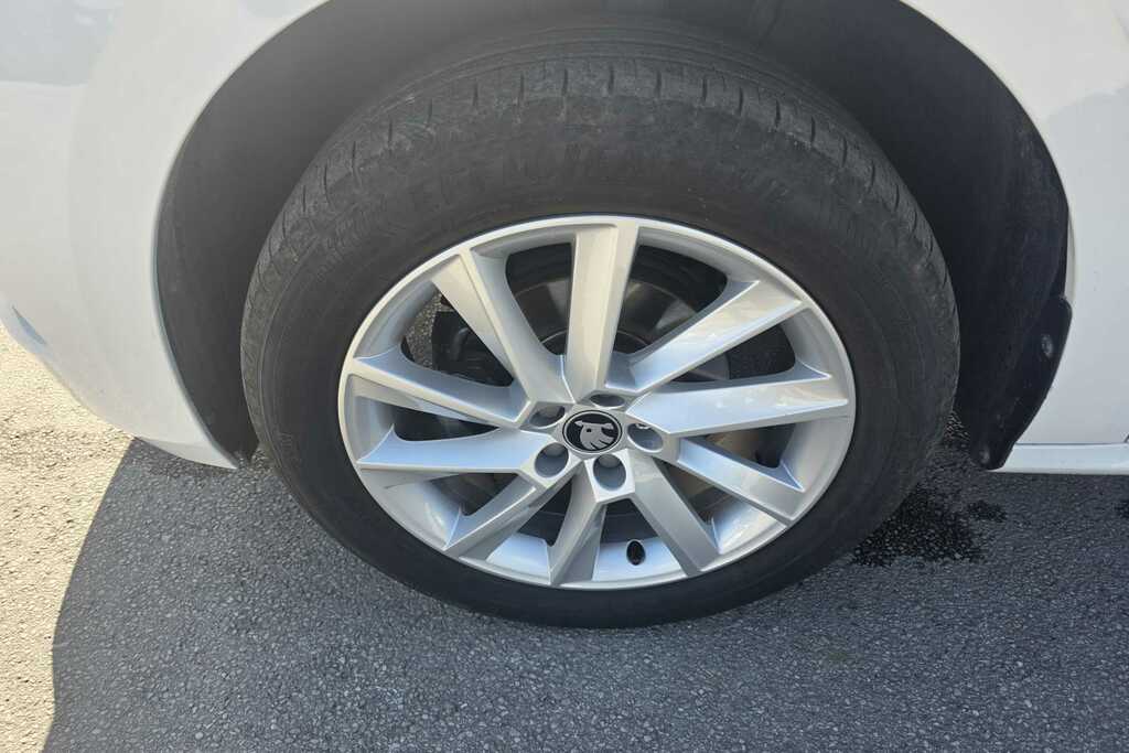 Skoda Kamiq 1.0 Tsi 95 Se Edition GL25XHP White #5