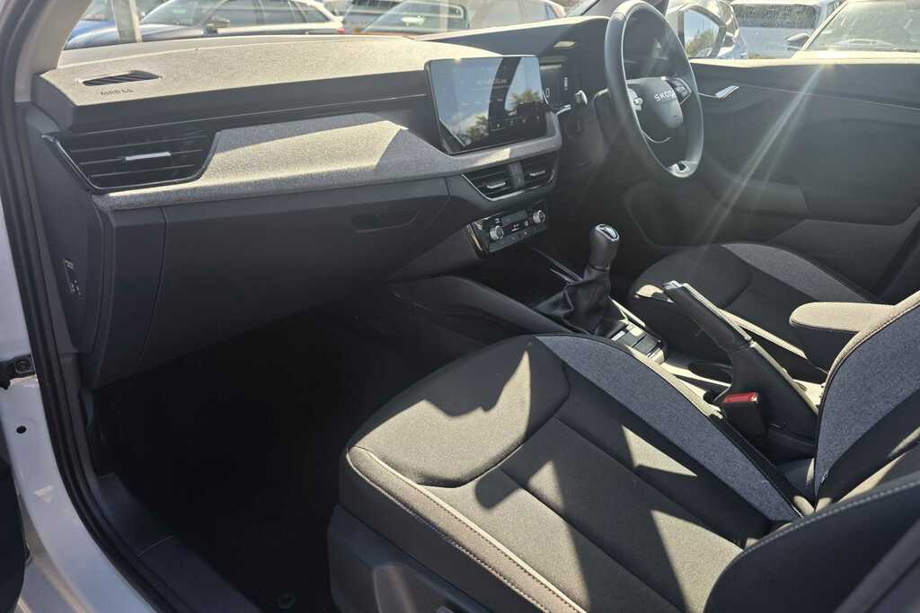 Skoda Kamiq 1.0 Tsi 95 Se Edition GL25XHP White #2