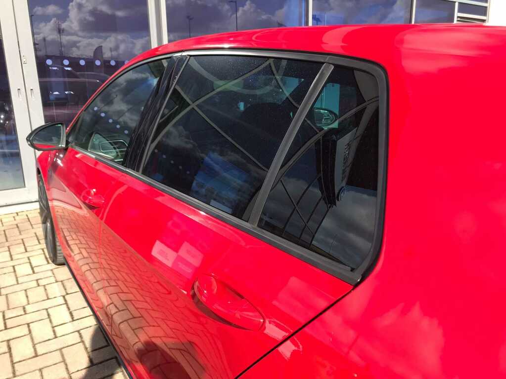 Volkswagen Golf 2.0 Tsi 310 R 4Motion Red #3
