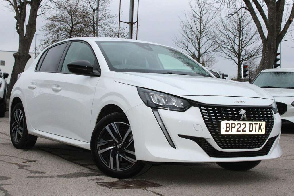 Peugeot 208 1.2 Puretech 100 Allure Premium White #2