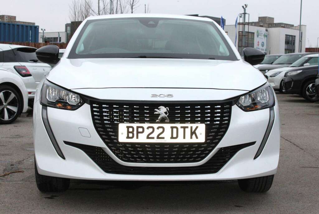 Peugeot 208 1.2 Puretech 100 Allure Premium White #3
