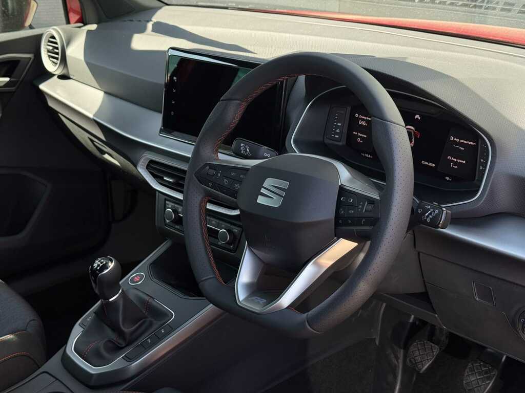Seat Arona 1.0 Tsi 115 Fr Black Edition YE26GCX Red #2
