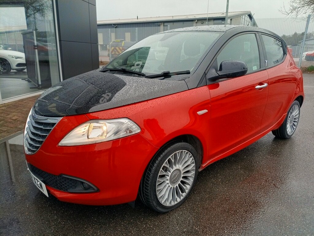 Chrysler Ypsilon 1.2 Black Red 69 Bhp SO12XZM Black #4
