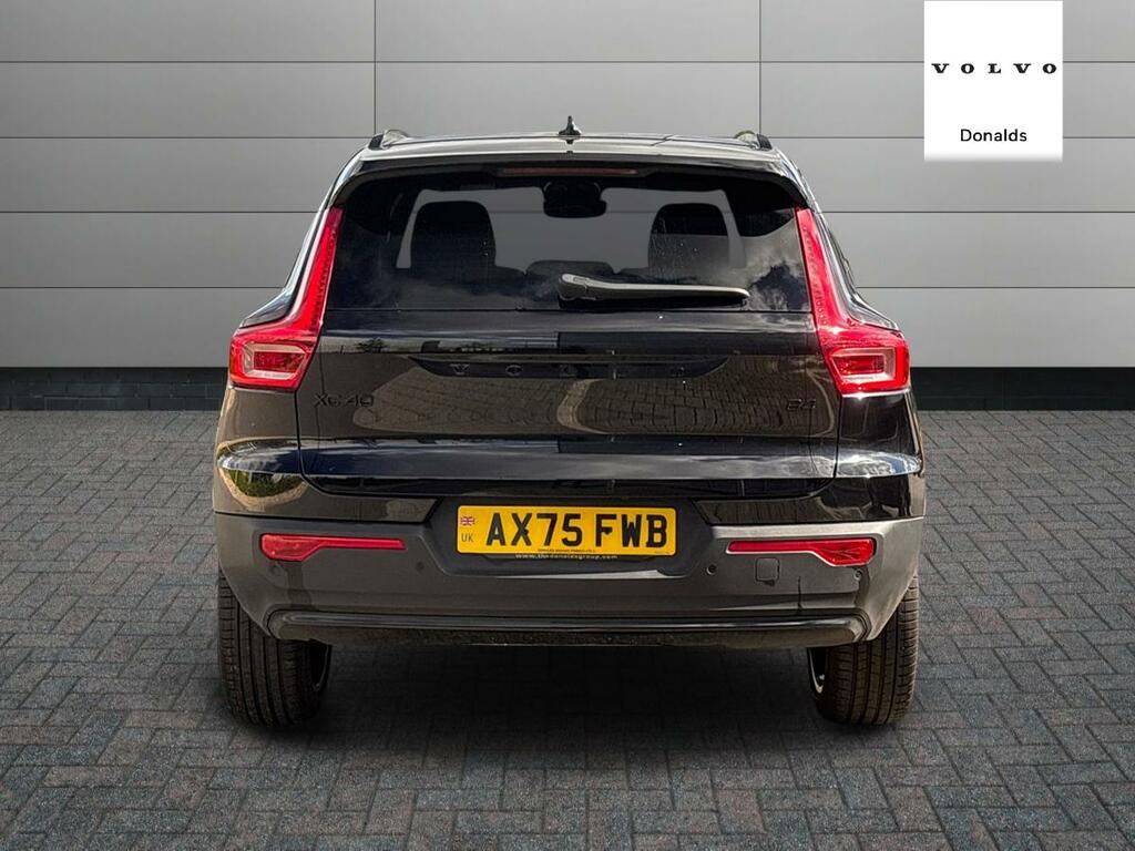 Volvo XC40 Black Edition Plus B4 Mild Hybrid AX75FWB Black #4