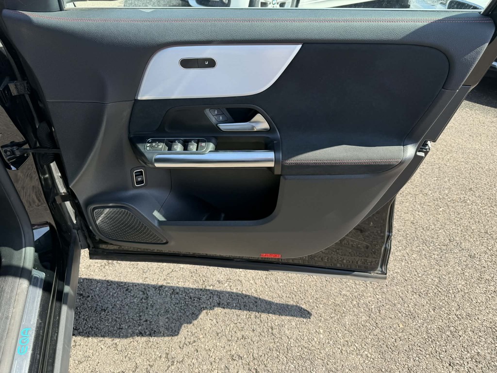 Mercedes-Benz EQA Eqa 250 70.5Kwh GV72YNM Black #3