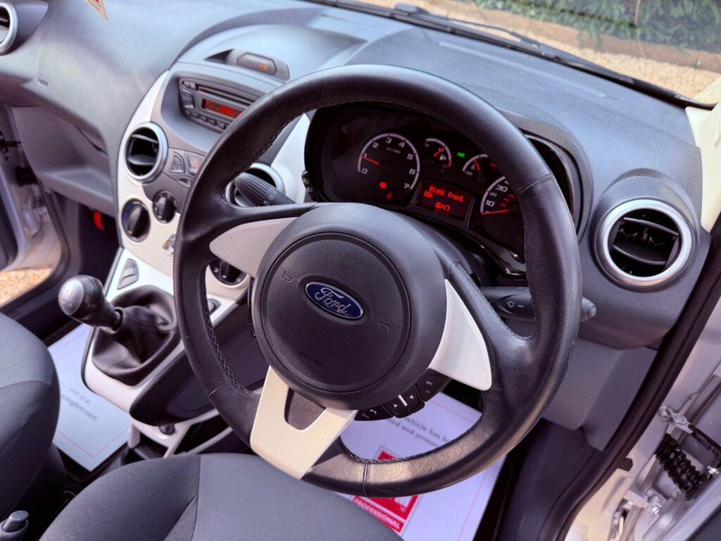 Ford KA 1.2 Zetec Euro 5 Ss RO15XBA Silver #2