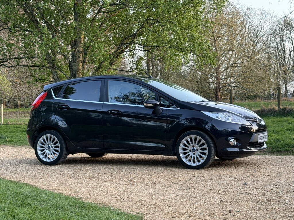 Ford Fiesta Hatchback 1.4 Titanium 2012 RO12HMK Black #2