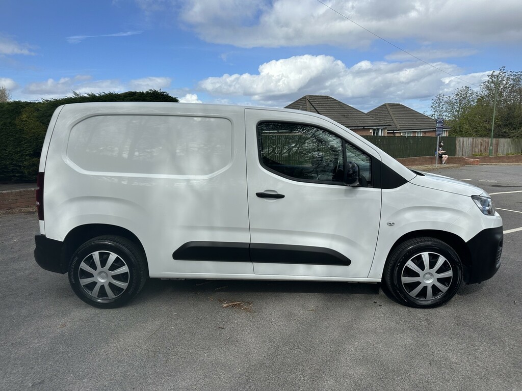 Citroen Berlingo Panel Van 1.5 Bluehdi 1000 Enterprise M Pro 2022 BJ22OUO White #2